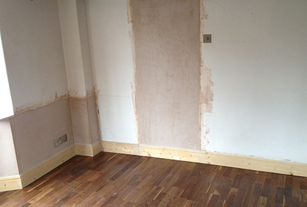 Injecting damp proofing